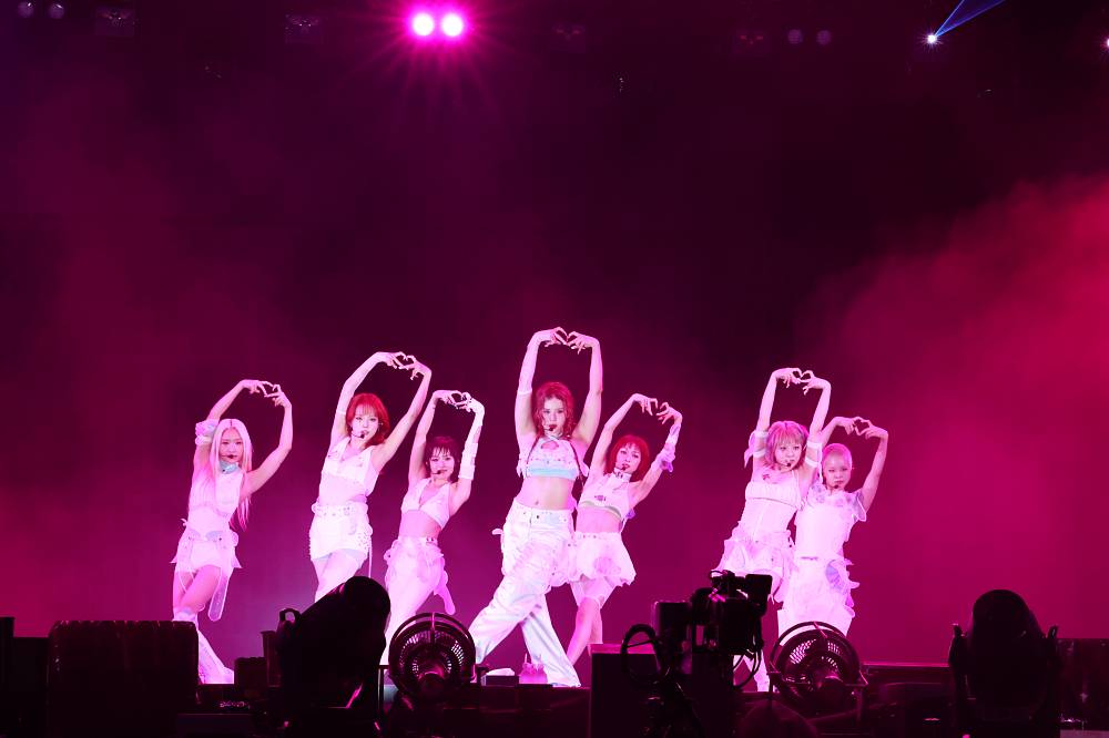 XG、NiziUらが出演「a-nation 2025」初日オフィシャルレポート