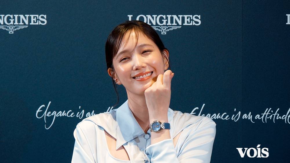 本田翼、ブルーサファイア48粒使用の腕時計にうっとり「輝きが止まらない！」