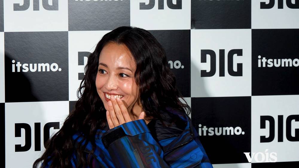 沢尻エリカ、１年８カ月ぶり公の場　15年ぶり共演の窪塚洋介からのサプライズに笑顔