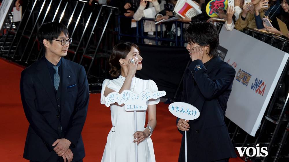 キンプリ髙橋海人＆芳根京子、レカペ登場　ハートポーズのリクエストに笑顔
