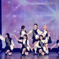 Rakuten GirlsAward 2025 AUTUMN/WINTER