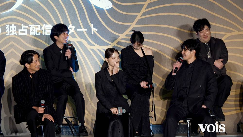 二宮和也、伊藤英明の秘密バラす「裸で英語の勉強」