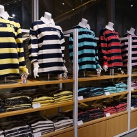 NiziU、SHIBUYA TSUTAYA１階をジャック