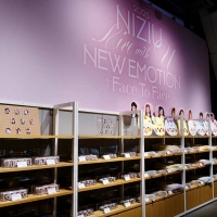 NiziU、SHIBUYA TSUTAYA１階をジャック