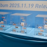 NiziU、SHIBUYA TSUTAYA１階をジャック