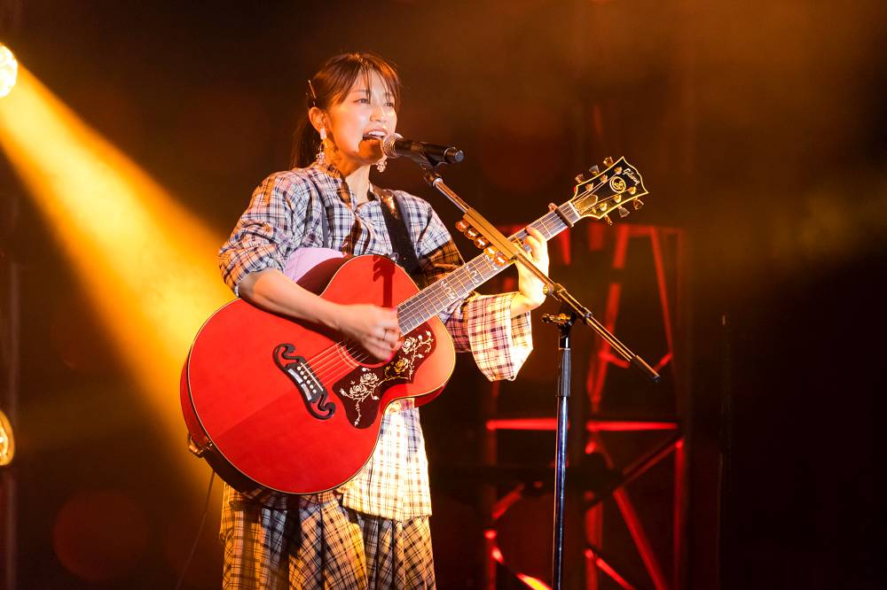 miwa、聖地ライブで号泣　デビュー15周年祝いに小栗旬サプライズ登場