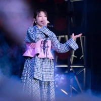 miwa、聖地ライブで号泣　15周年祝いに小栗旬サプライズ登場