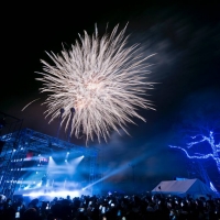 miwa、聖地ライブで号泣　15周年祝いに小栗旬サプライズ登場