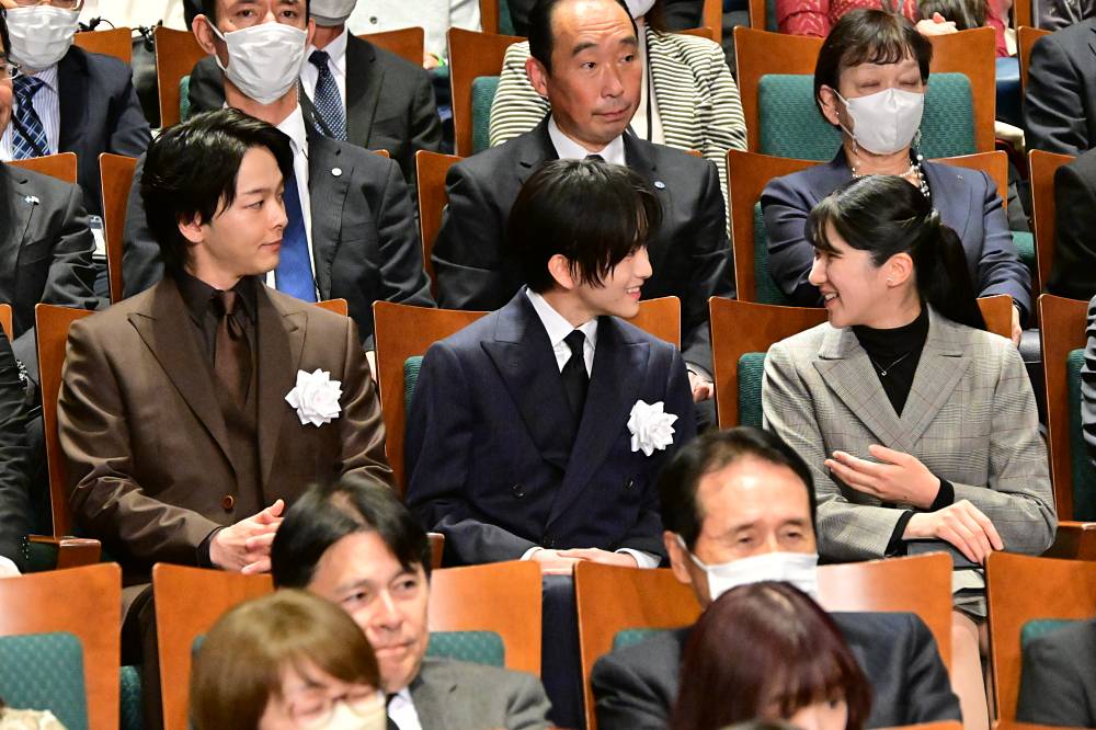 愛子さま、板垣李光人＆中村倫也がお出迎え「まさか同級生トークができるとは」