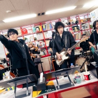 『tiny desk concerts JAPAN 岡村和義』