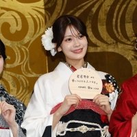 乃木坂46、乃木神社で成人式を実施