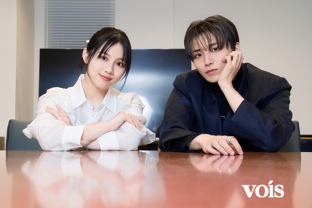 高尾颯斗×渡邉美穂、２人の共通点は「ガチのオカルト」!?　“ずるキュンラブコメ”撮影の裏側