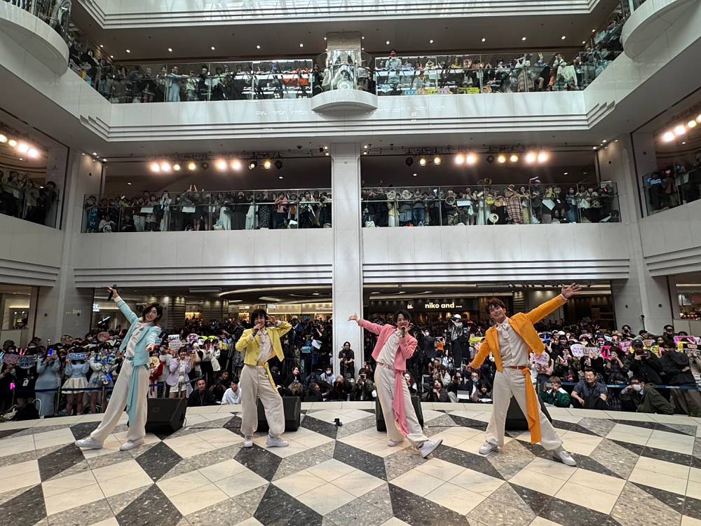 モナキ、メジャーデビューイベ開催　純烈・酒井一圭「モナキのバーターで営業がほしい」
