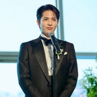 志尊淳が主演、ドラマ「10回切って倒れない木はない」キャスト新場面写真を一挙公開