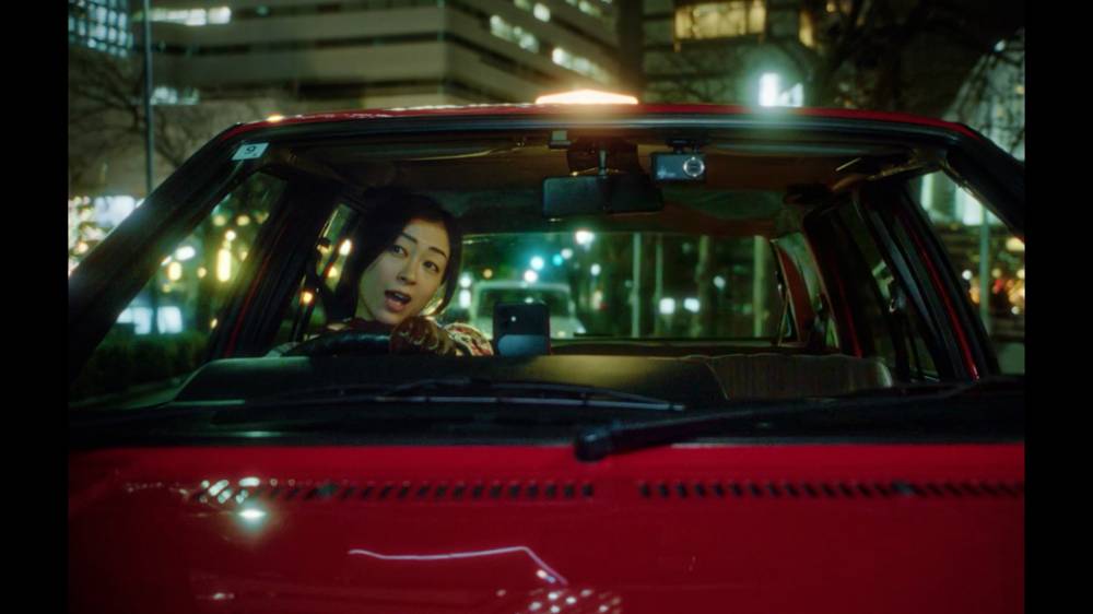 宇多田ヒカルがタクシードライバーに！　新曲「パッパパラダイス」MV公開