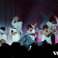 8TURN「KCON」X STAGEに登場
