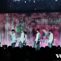 8TURN「KCON」X STAGEに登場