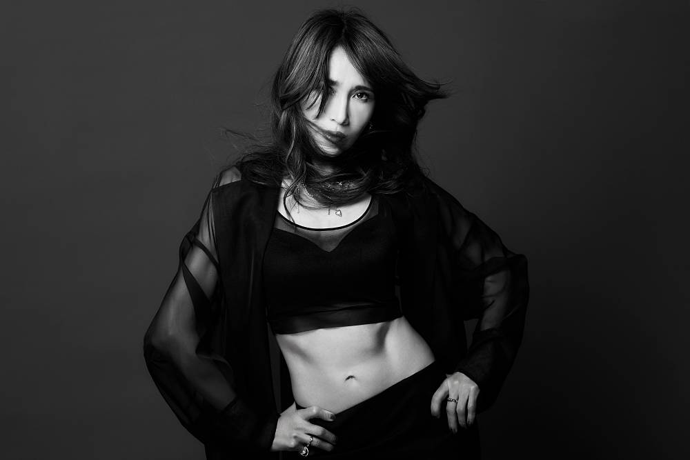 工藤静香、ニューAL封入特典　こだわり詰まったポーチやアクスタ一挙公開