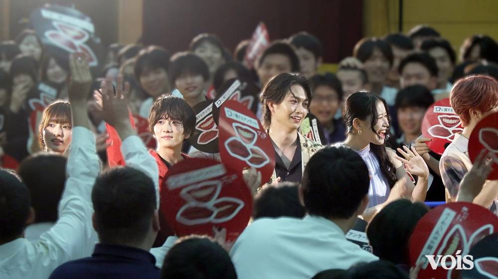 板垣李光人ら登場に高校生大歓喜、綱啓永＆吉川愛＆MOMONAらコール＆レスポンスで盛り上げ