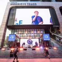 ORANGE RANGE、歌舞伎町でゲリラライブ開催