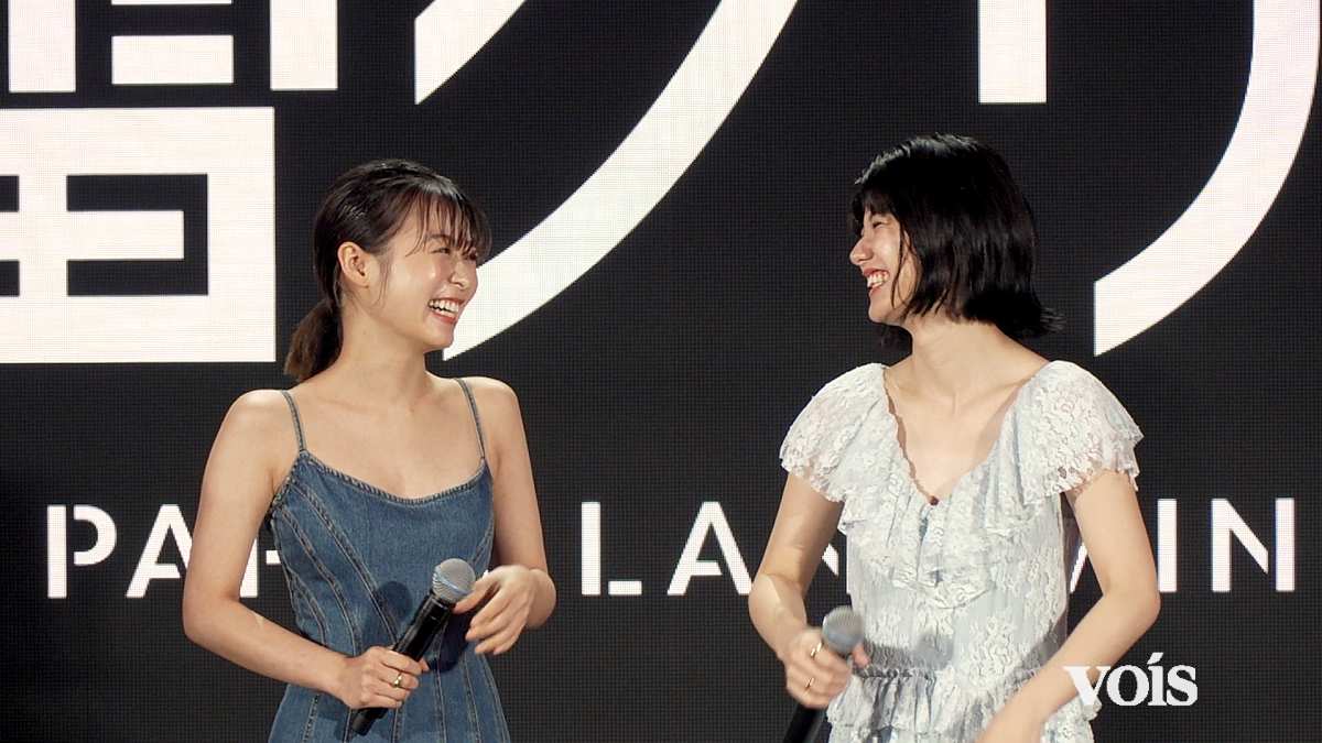 森七菜は美スタイル際立つキャミドレス、蒔田彩珠は可憐さ漂うクラシカルドレス姿　新作で親友役