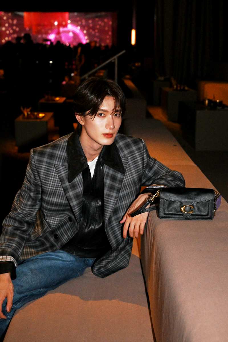 M!LK・山中柔太朗、テーラード×ワイドデニムのダンクラシックな装い　「COACH」ショーに「すごく刺激的」