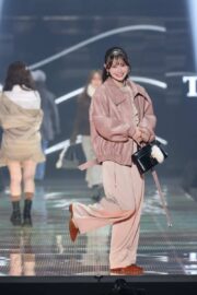 AKB48伊藤百花、大人フェミニンなルック