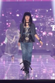 乃木坂46五百城茉央、ダークロック