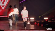 めるる「GUESS」ミニスカ美脚見せ