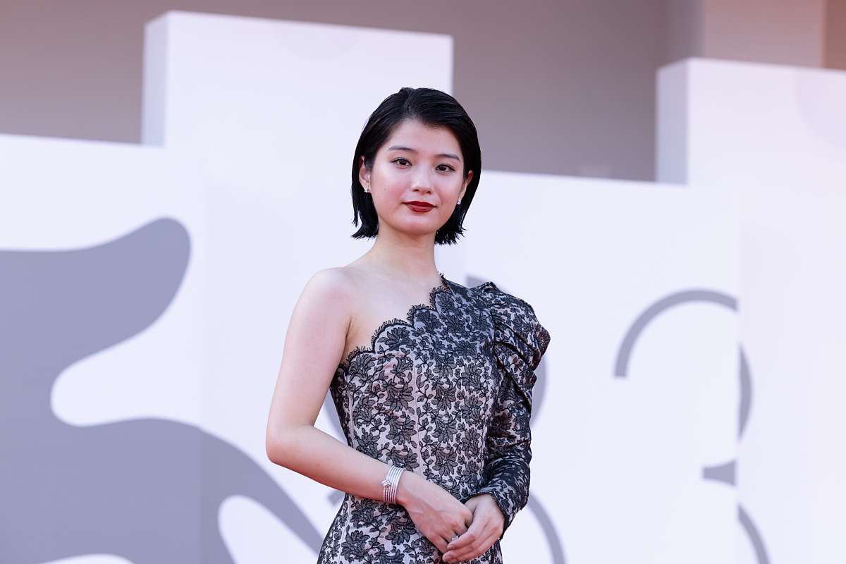 蒔田彩珠、ヴェネチア映画祭レカペに登場　12分超のスタンディングオベーションに「人生で一番感動した」