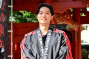磯村勇斗＆末澤誠也、愛宕神社で大ヒット祈願
