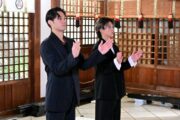 磯村勇斗＆末澤誠也、愛宕神社で大ヒット祈願