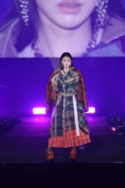 FRUITS ZIPPER・鎮西寿々歌、カワコレTGCトップバッター　重厚レイヤードで圧倒的存在感