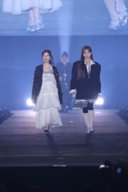 月足天音×村川緋杏、ランウェイ共演