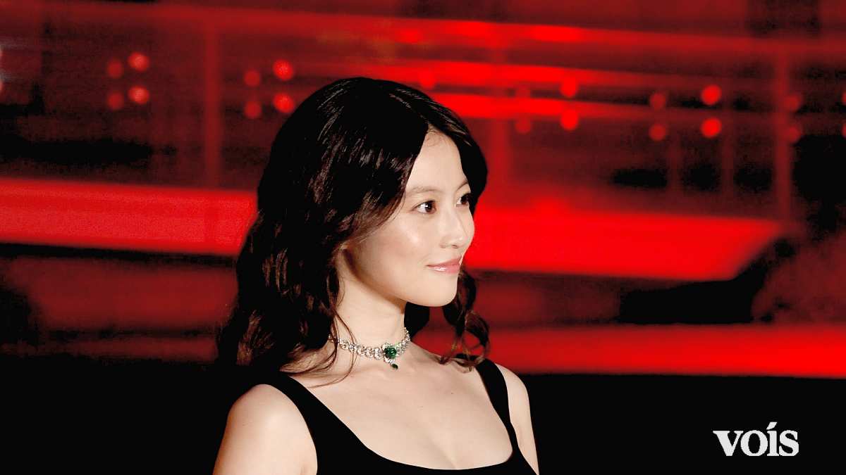 今田美桜、美デコルテ光るオールブラックのドレス姿　首元に輝くエメラルドのジュエリーに「少し緊張」