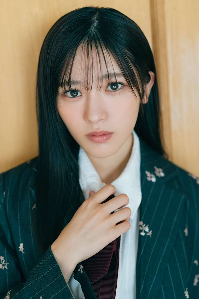乃木坂46、６期生の個性に迫る撮り下ろしグラビア企画がスタート　トップバッターは大越ひなの