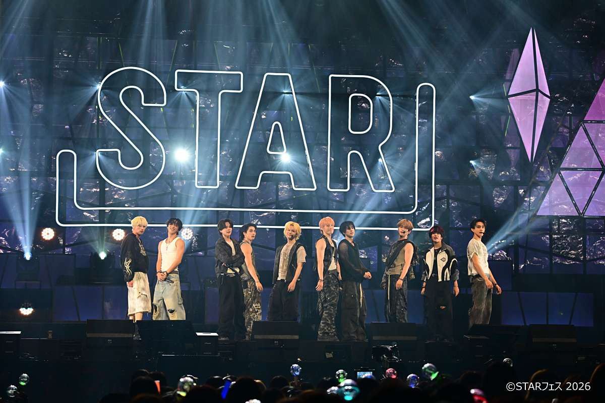 INIが大トリ、大型ライブイベント「STARフェス」DAY2レポート